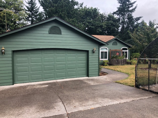 Exterior house painting by Lenny Martin Painting in the Portland metro